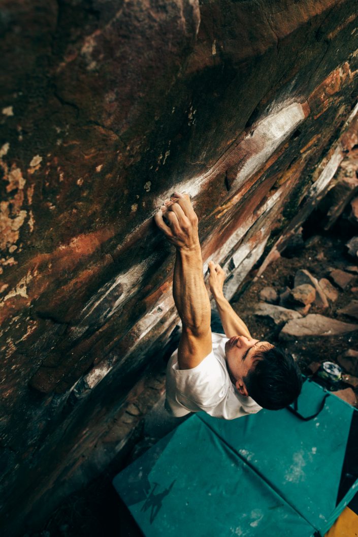 Mikel escalada bloque en Albarracin
