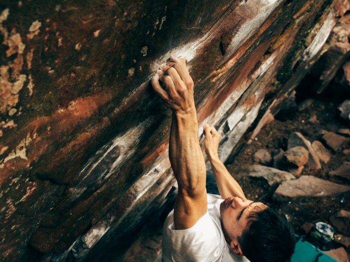 Mikel escalada bloque en Albarracin
