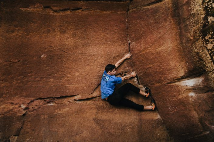 Mikel escalada bloque en Albarracin