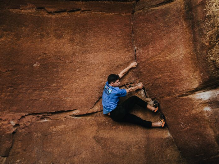 Mikel escalada bloque en Albarracin