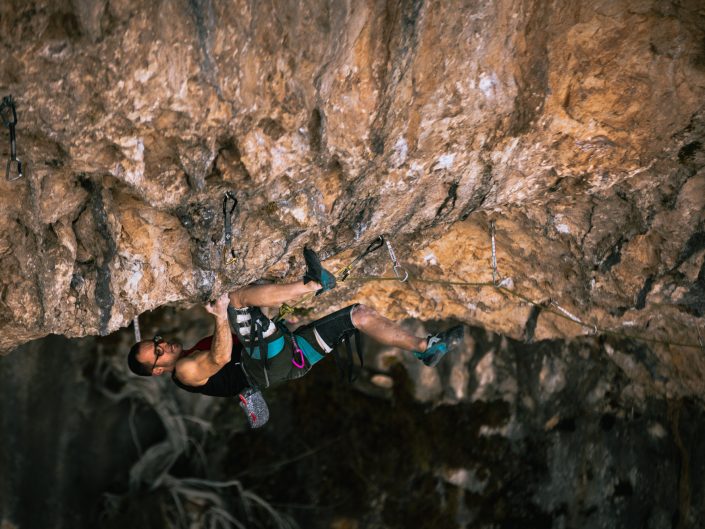Jose Luis Palao Primo escalando en Surgencia Rodellar
