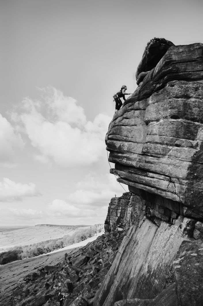 Bittor Esparta escalada trad en Stanage Peak District