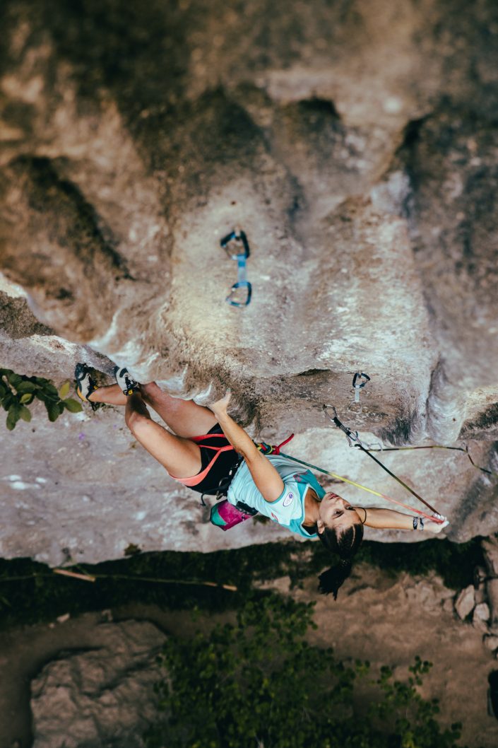 Ainhize Belar escalada Araotz