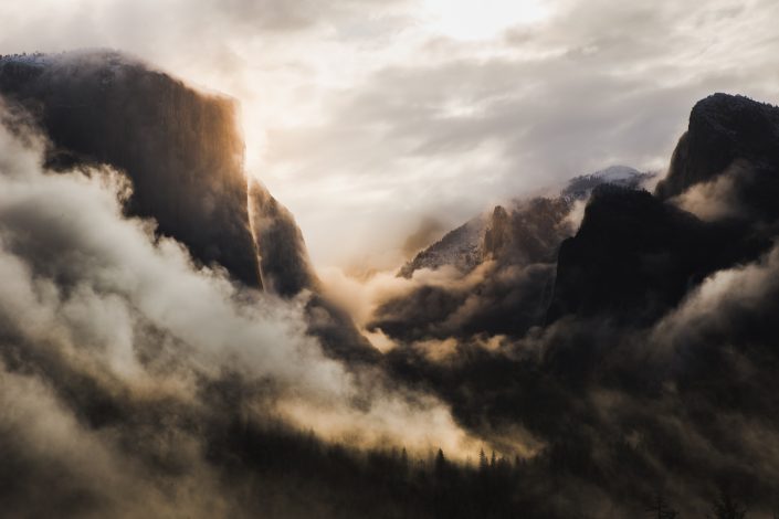vistas del valle de Yosemite al amanecer